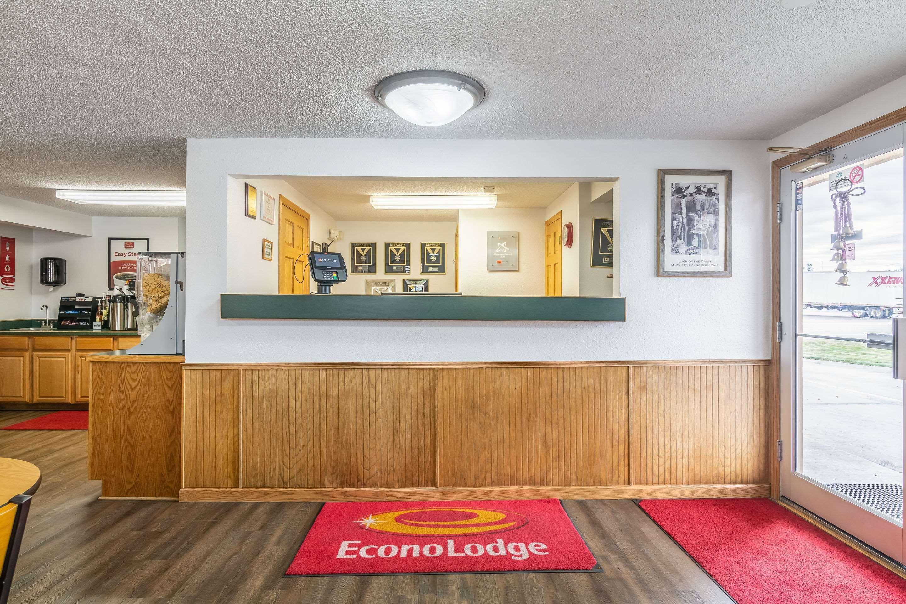 Econo Lodge Майлс-Сити Экстерьер фото